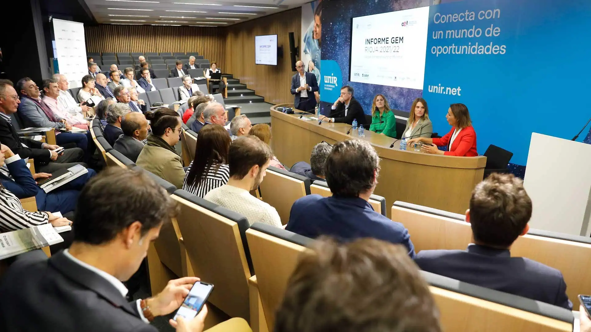 Pisonero-Carlos-Martin-Sara-Calvo-Vanessa-Palmer-Clara-Pombo_web